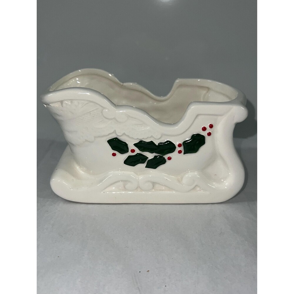 Naturaltrims white ceramic sleigh Vintage
